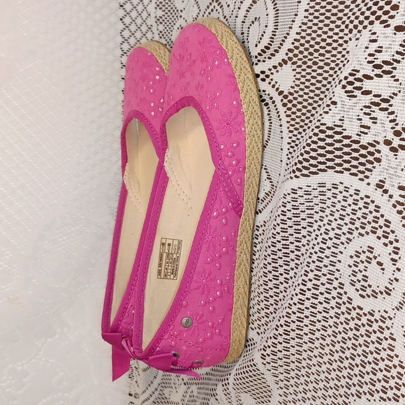 NEW! Ugg sz 2 Pink K Tassy Eyelet Shoes - Picture 9 of 10